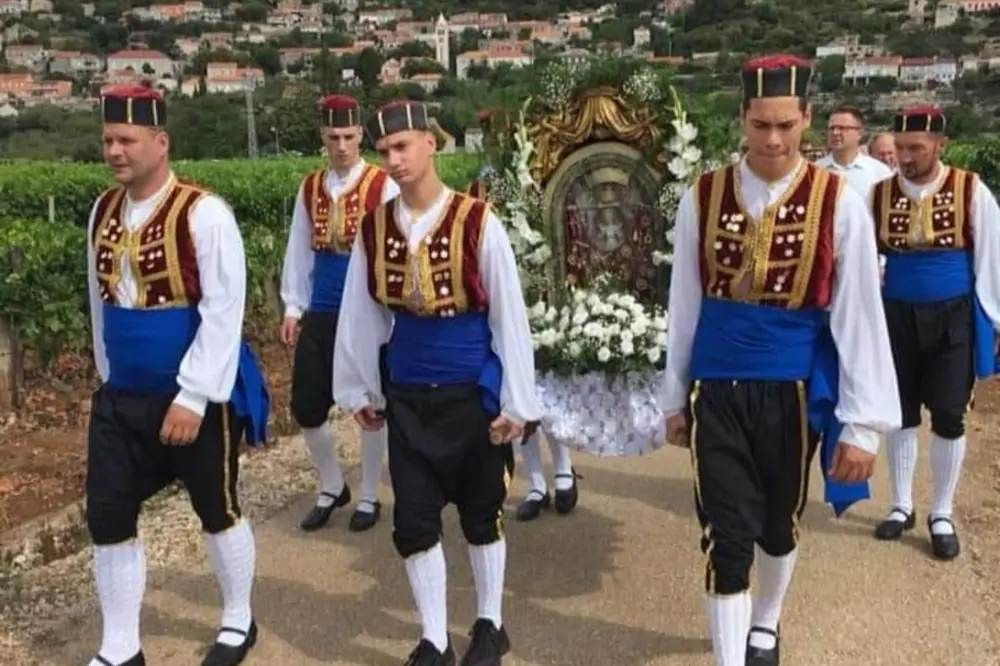 Čara slavi Dan mjesta i svetkovinu Gospe Čarskog polja