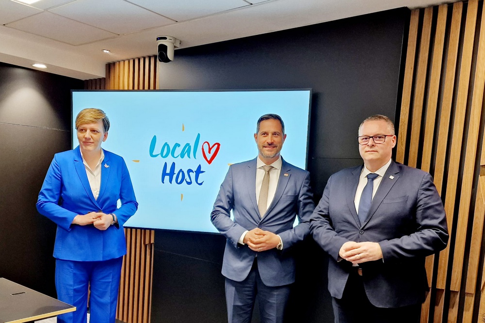 local host 2025